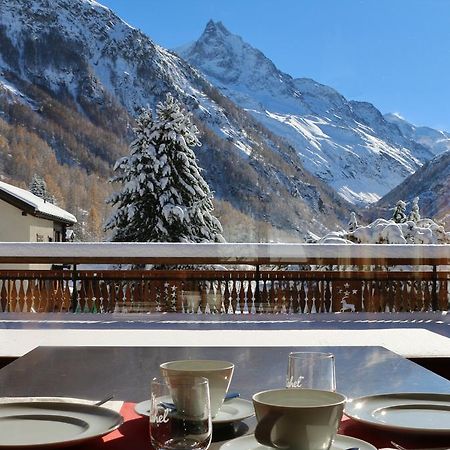 Hotel Garni Les Bouquetins Zinal Bagian luar foto
