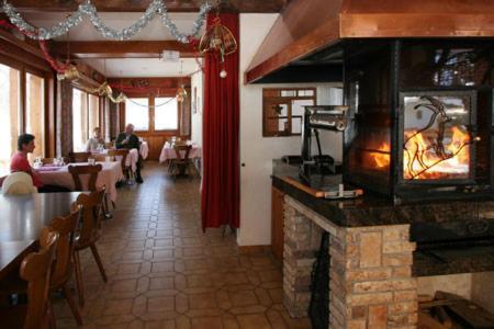 Hotel Garni Les Bouquetins Zinal Bagian luar foto
