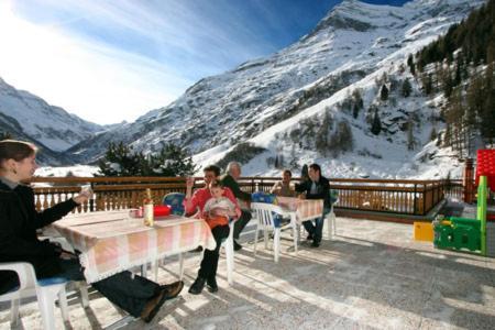 Hotel Garni Les Bouquetins Zinal Bagian luar foto