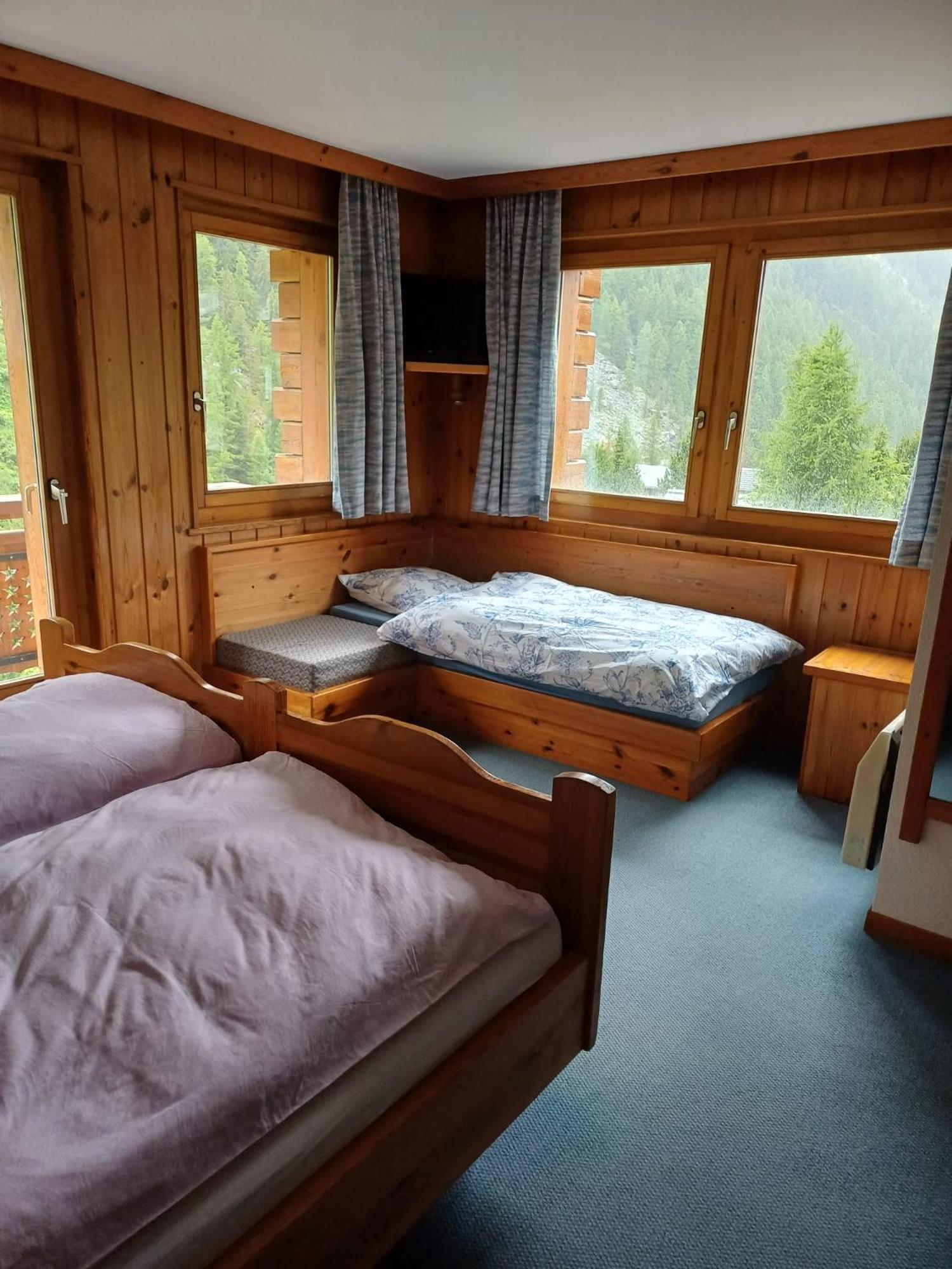 Hotel Garni Les Bouquetins Zinal Bagian luar foto