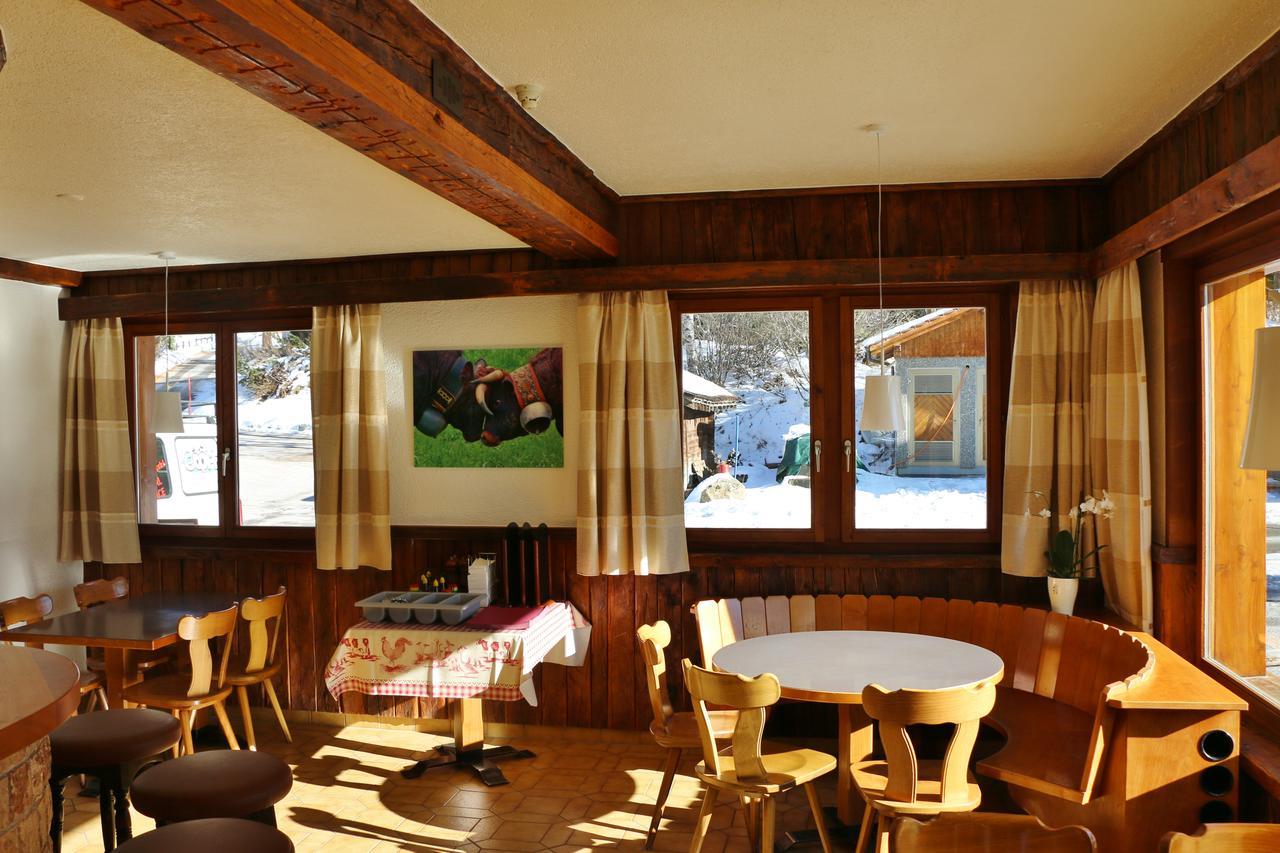Hotel Garni Les Bouquetins Zinal Bagian luar foto