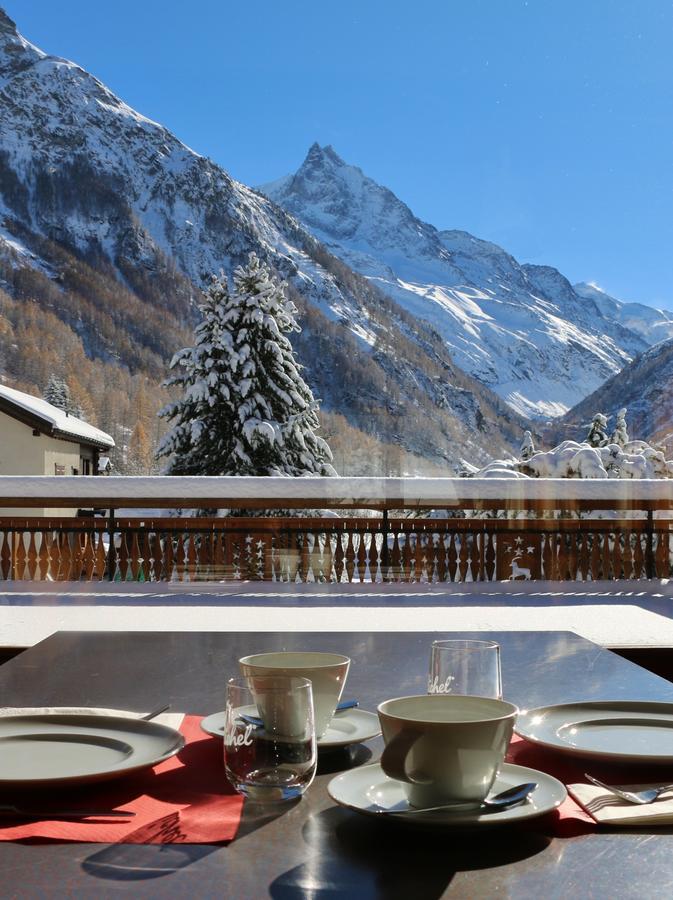 Hotel Garni Les Bouquetins Zinal Bagian luar foto