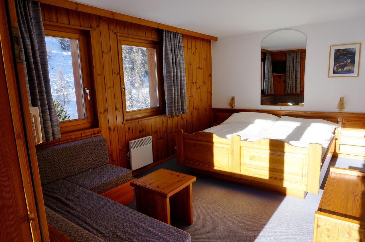 Hotel Garni Les Bouquetins Zinal Bagian luar foto